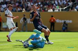 爱游戏官网-法国主场战胜圭亚那，提前出线