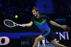 AYXapp下载-关于年终总决赛横扫拉沃尔杯，兹维列夫点燃赛场的信息