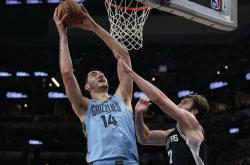 AYX体育赛事-马刺客场赢球，终结灰熊主场不败