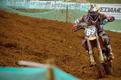 爱游戏入口-哈登关键战不手软，一记三分定乾坤！热火主场憾负快船，巨星对决见证历史级演出