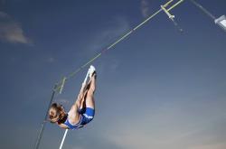 爱游戏官方-广厦队击溃篮网，布伦森打出生涯之夜，一场跨越篮球世界的对话