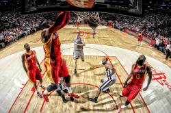 爱游戏下载-利拉德狂轰50分引爆全场，奇才团队压制东契奇强势拿下独行侠