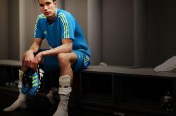 爱游戏官方-浓眉彻底打爆防线，F1街道赛之夜的唯一性狂想