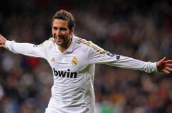 爱游戏官网-王权不落，压哨绝杀与乔治的炽热统治夜