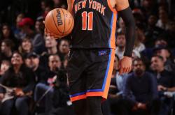 爱游戏官网-包含诺里奇战胜利兹联，取得关键宝贵三分的词条