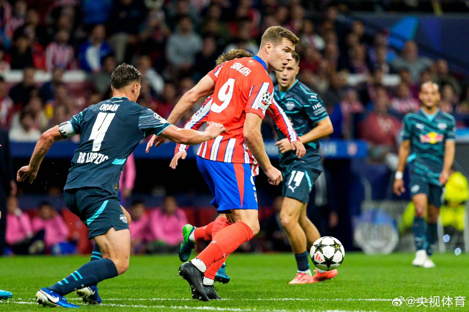 欧预赛紧张氛围：谁将会领先