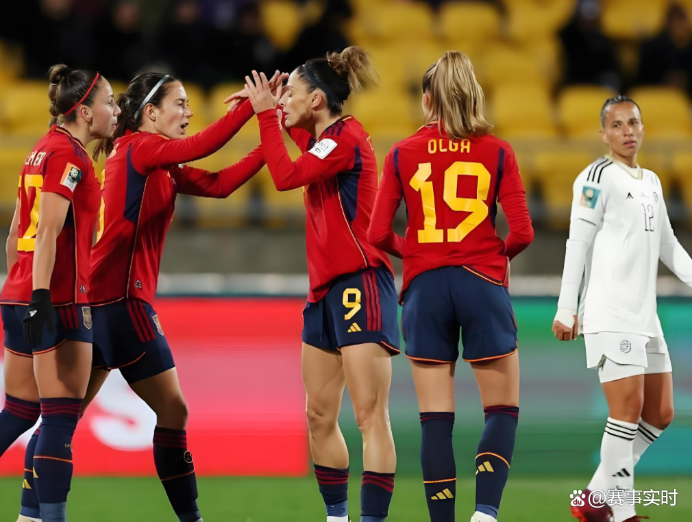 西班牙女足在比赛中表现出色，取得大胜