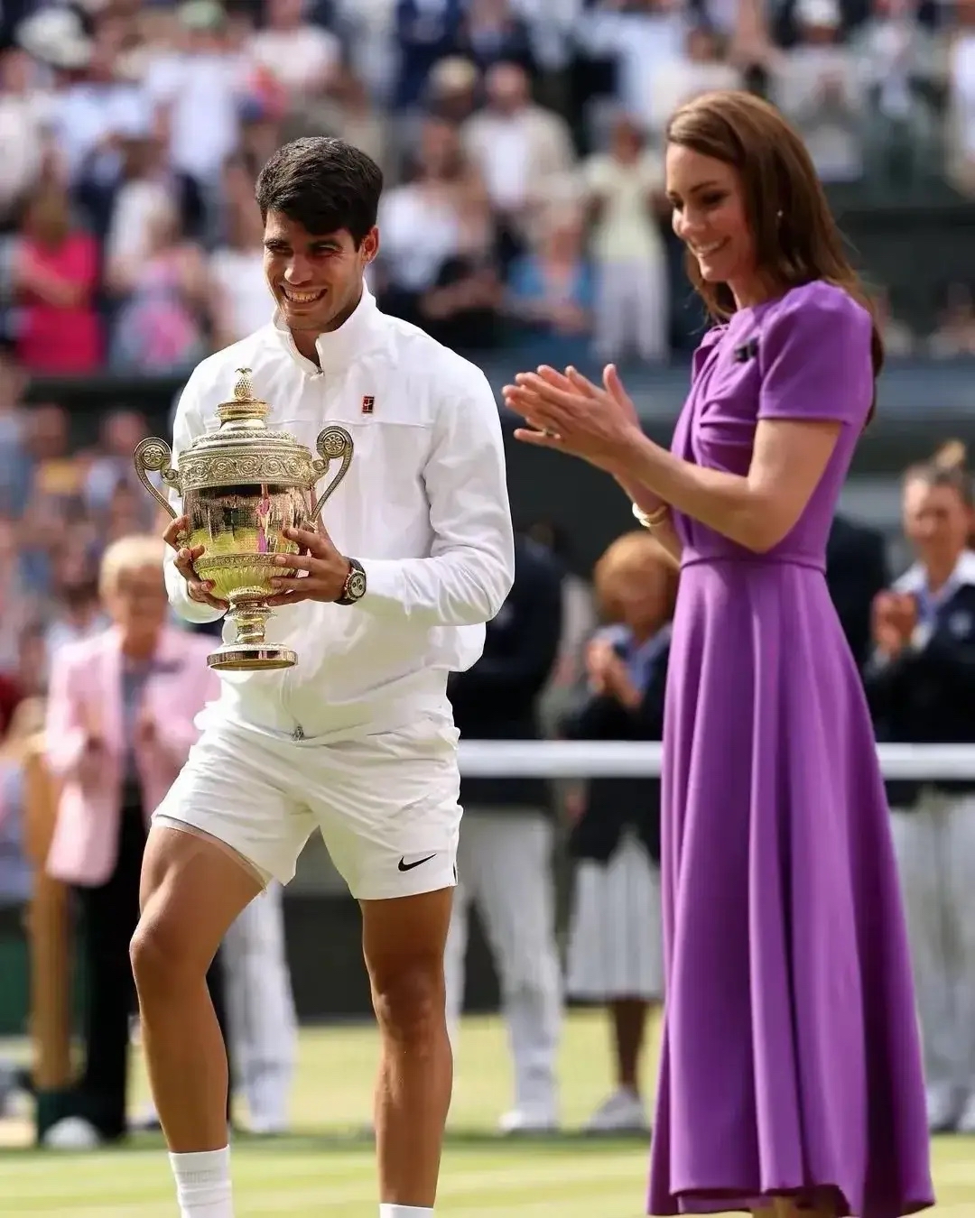 英国击剑选手以绝对优势夺冠 英国击剑选手以绝对优势夺冠