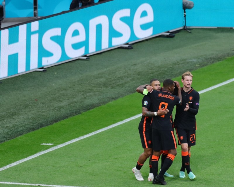 包含奥地利客场大胜，取得惊人战绩翻盘的词条