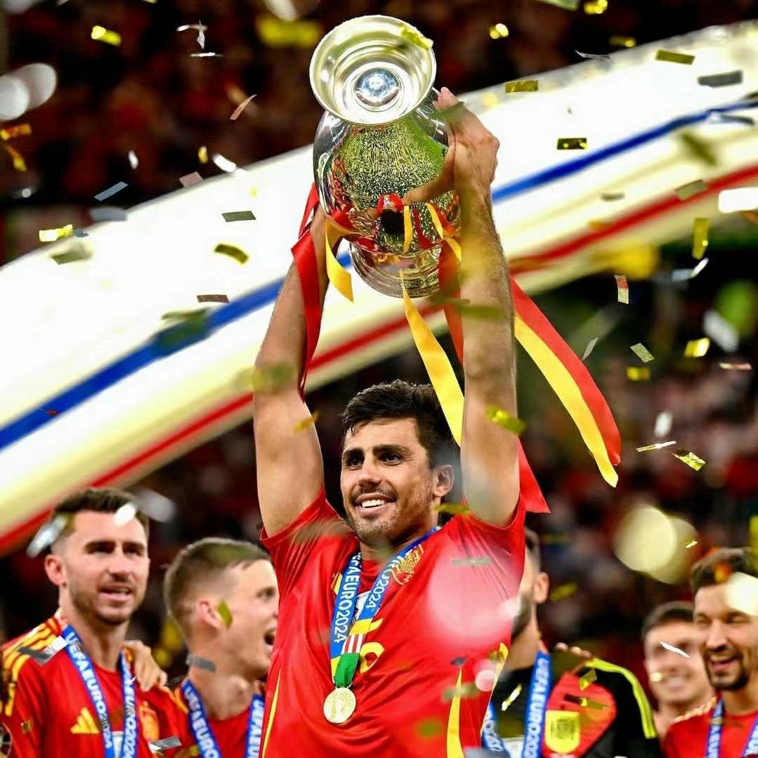 欧洲杯预选赛再燃战火：球员斗志昂扬的简单介绍