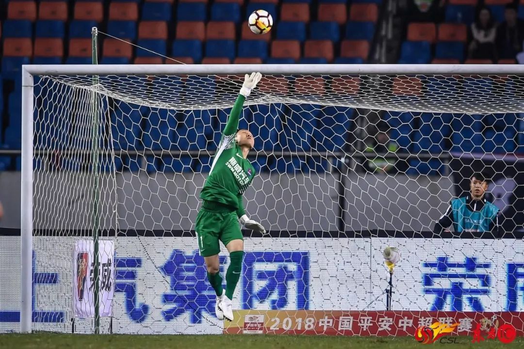 河南建业客场战胜重庆斯威，取得重要胜利的简单介绍