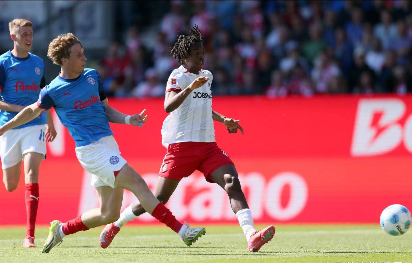 不莱梅逼平弗赖堡,继续保持不败战绩的简单介绍 不莱梅逼平弗赖堡,继续保持不败战绩的简单介绍