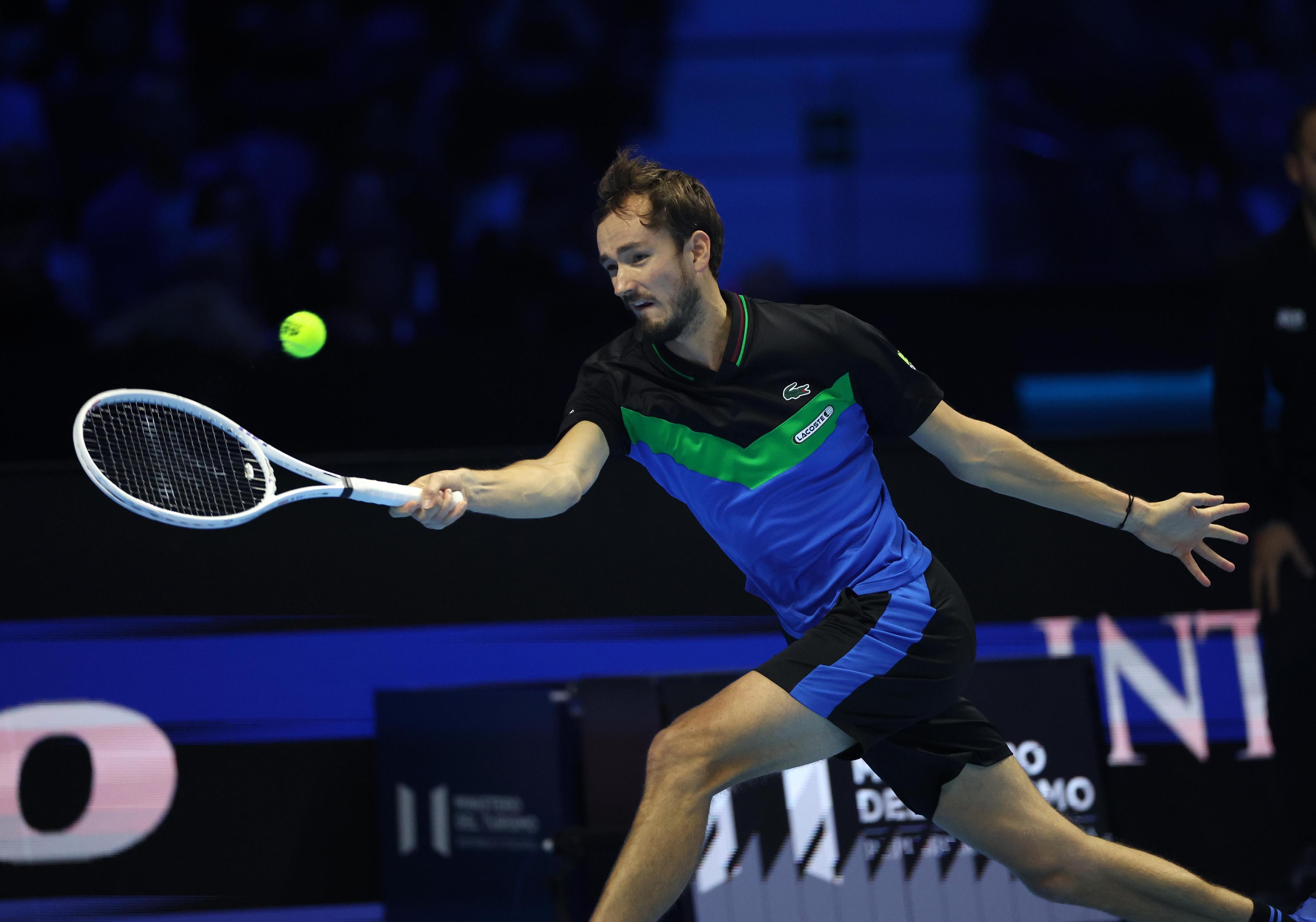 关于年终总决赛横扫拉沃尔杯,兹维列夫点燃赛场的信息 关于年终总决赛横扫拉沃尔杯,兹维列夫点燃赛场的信息