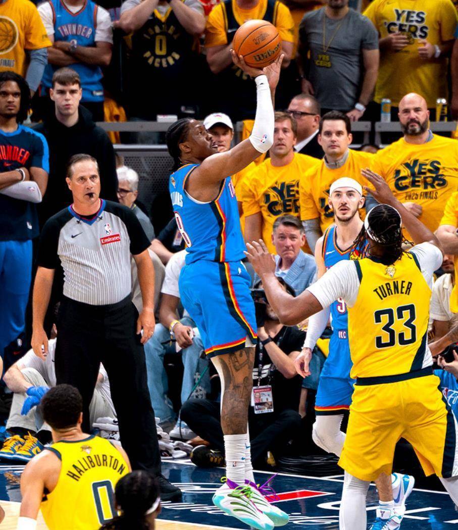 步行者队全队表现出色,大胜马刺队 步行者队全队表现出色,大胜马刺队