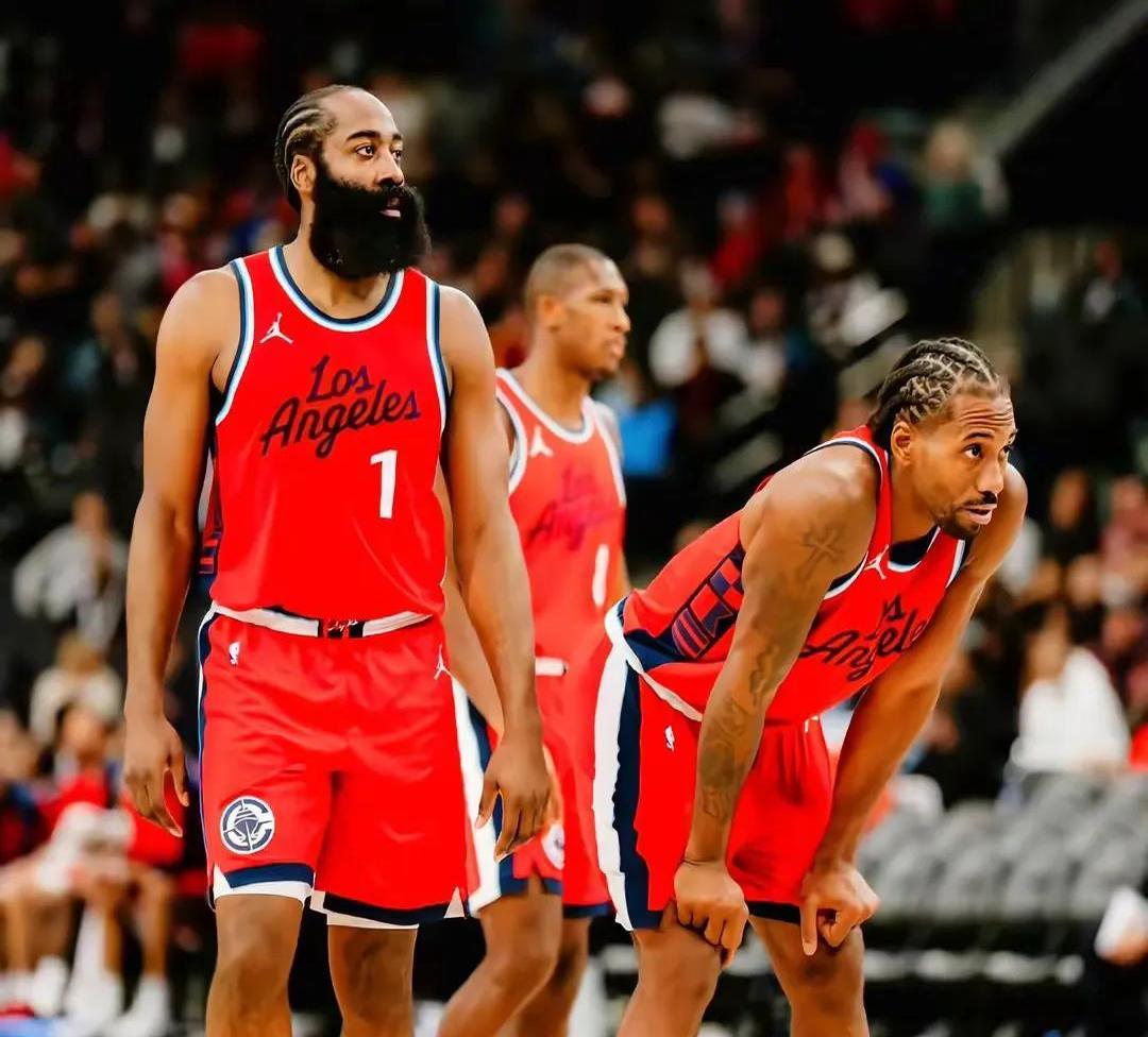 包含雄鹿B队碾压快船,伦纳德关键制胜的词条 包含雄鹿B队碾压快船,伦纳德关键制胜的词条