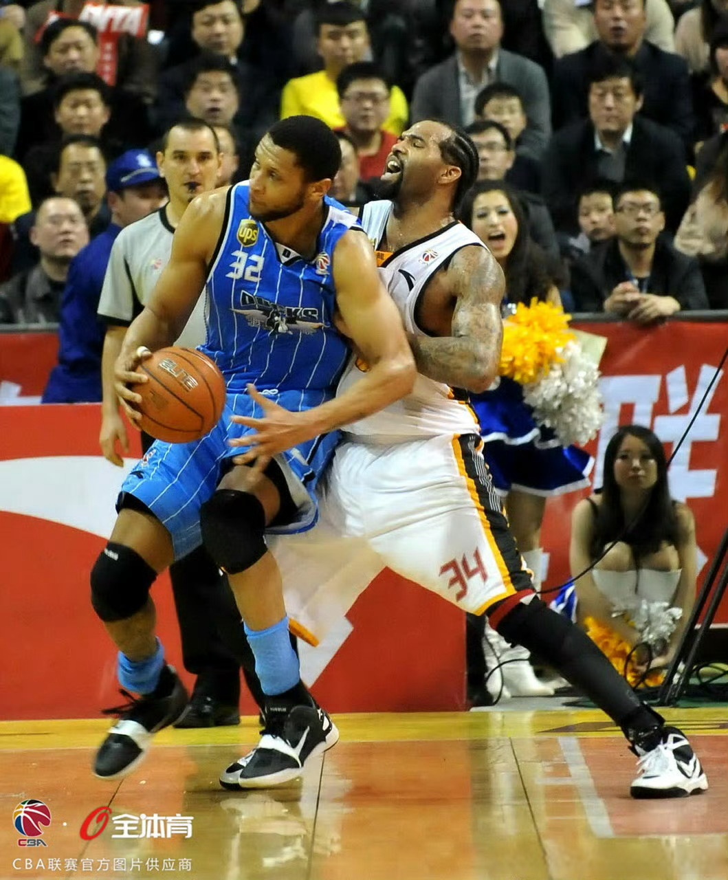 山西队鏖战天津队,字母哥点燃赛场的简单介绍 山西队鏖战天津队,字母哥点燃赛场的简单介绍