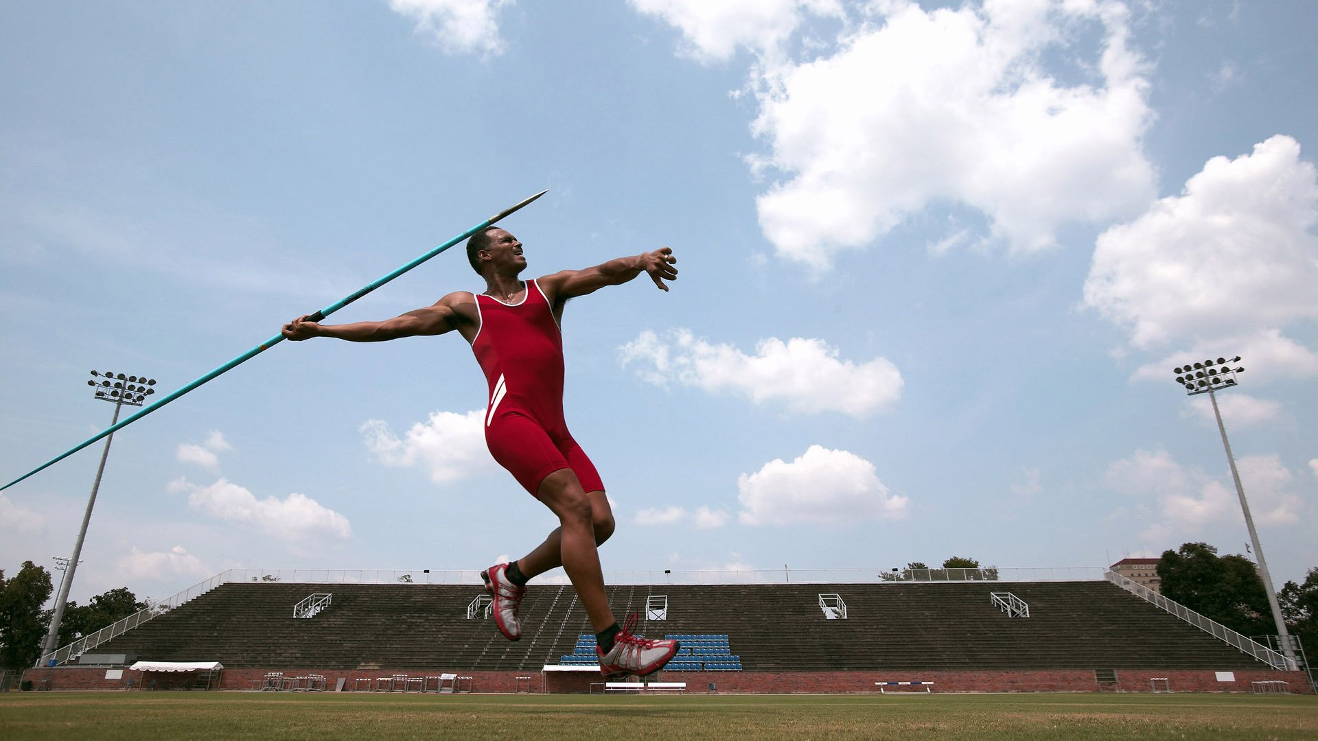 石宇奇状态火热引领团队风暴，中国队完胜印尼队展羽球王者风范